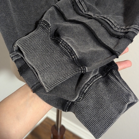 Washed Black Ruffle Hem Cropped Sweatshirt Balloon Sleeve Grunge Y2K Western - Picture 2 of 8